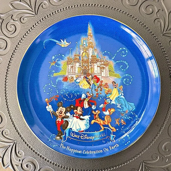 ✨ Walt Disney world display collection collectible plate 8” - Picture 6 of 6